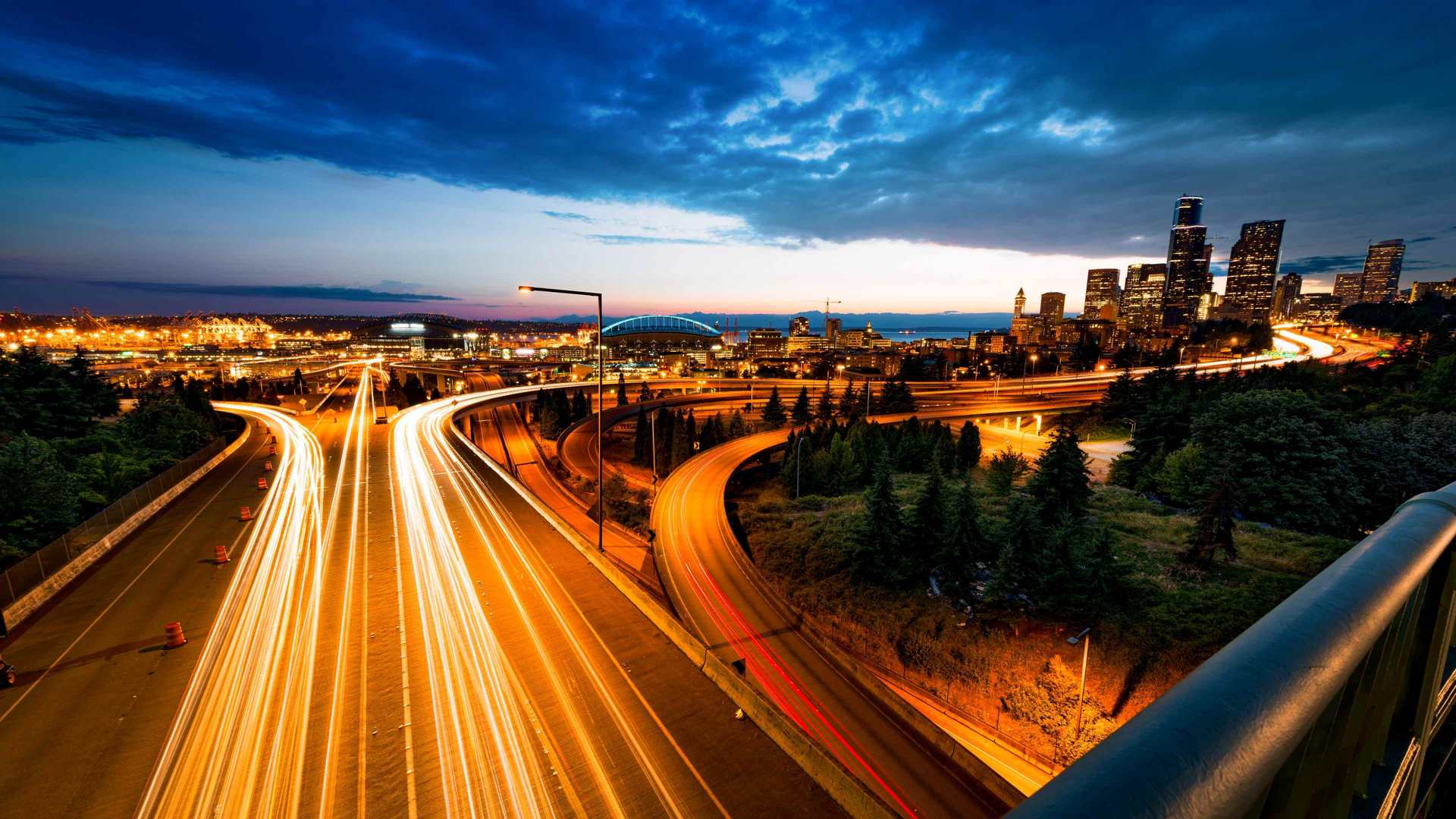 Seattle Evening — light wallpaper