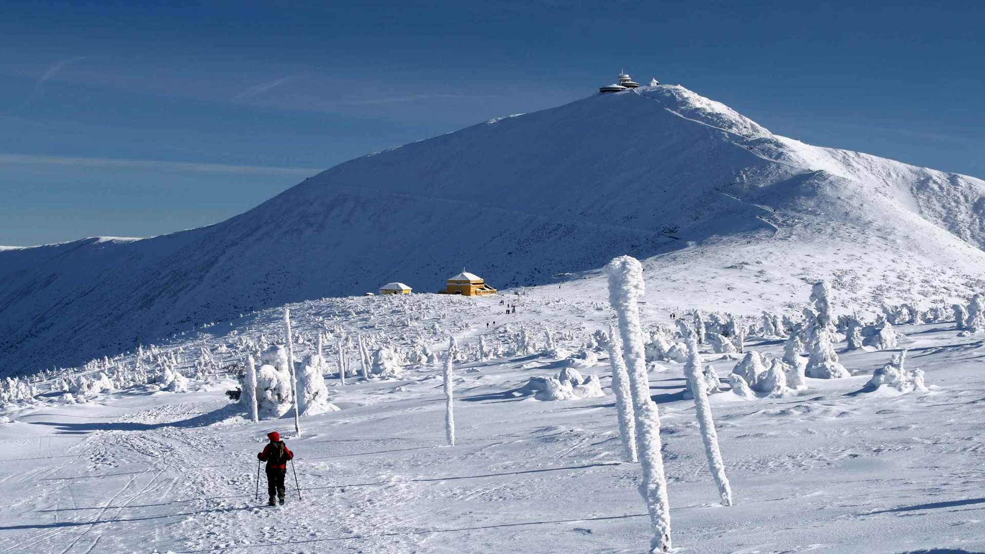 02479_snezka_2560x1600 — mountain wallpaper